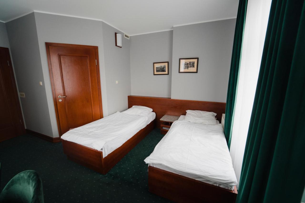 Hotel Libero Милич Экстерьер фото