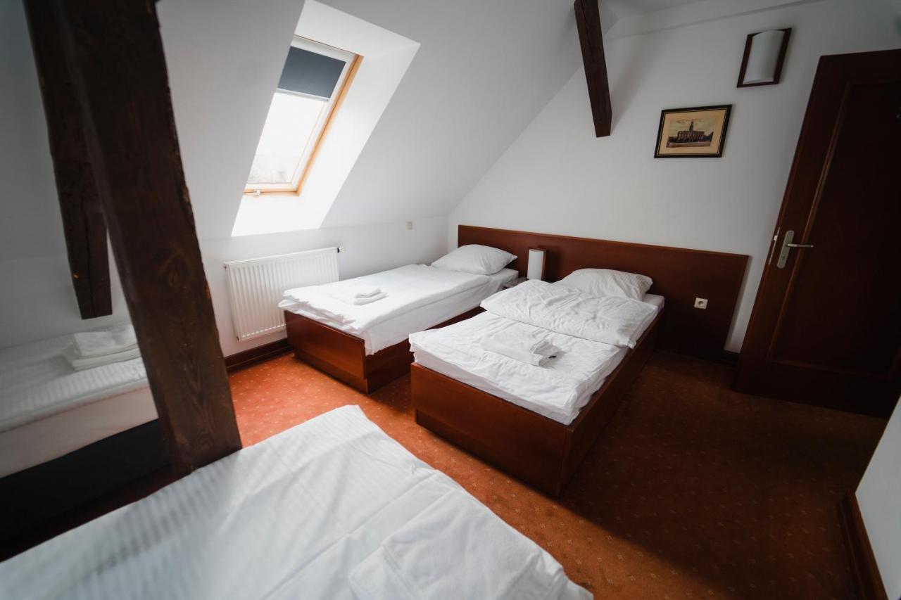 Hotel Libero Милич Экстерьер фото