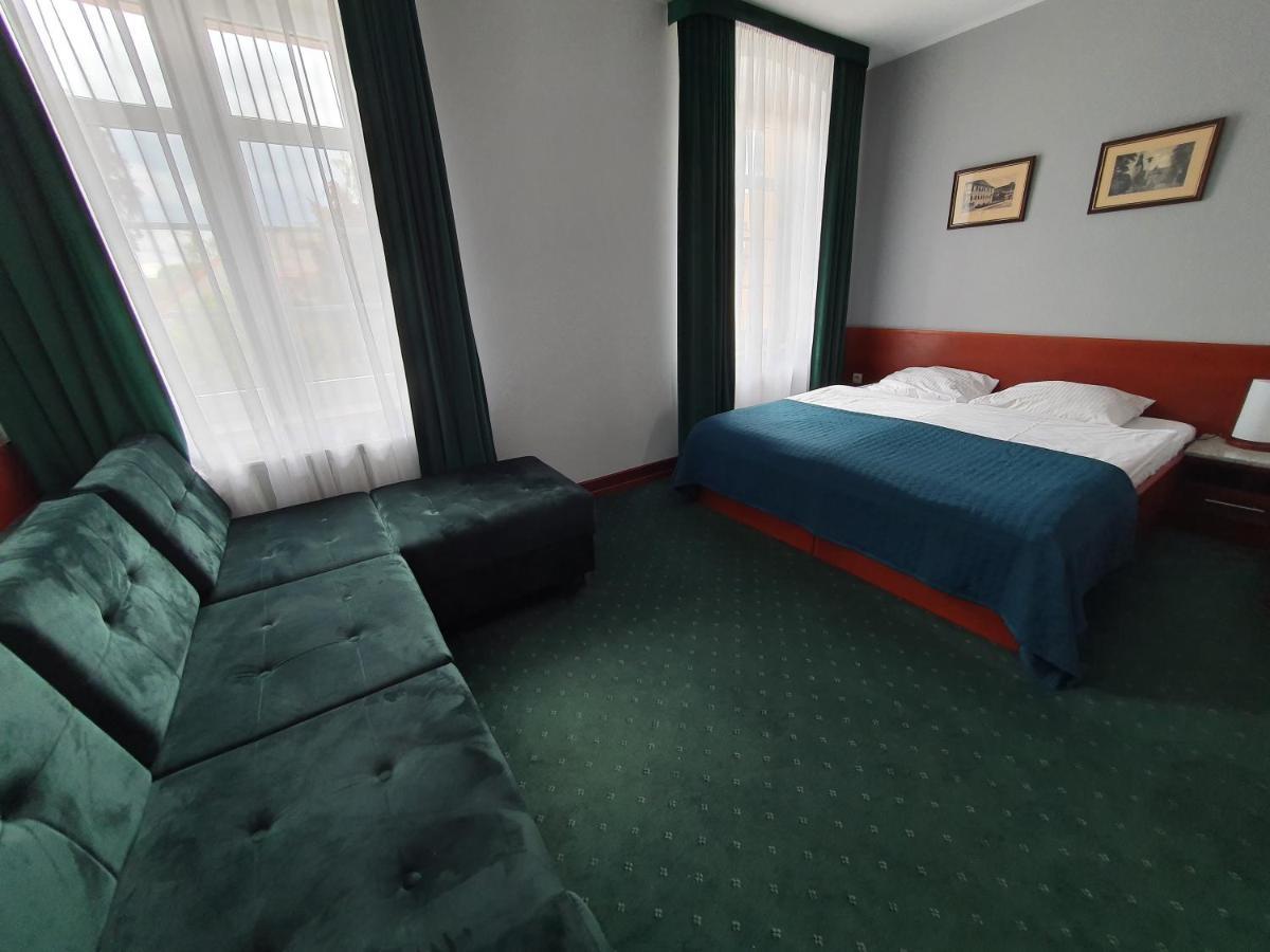 Hotel Libero Милич Экстерьер фото